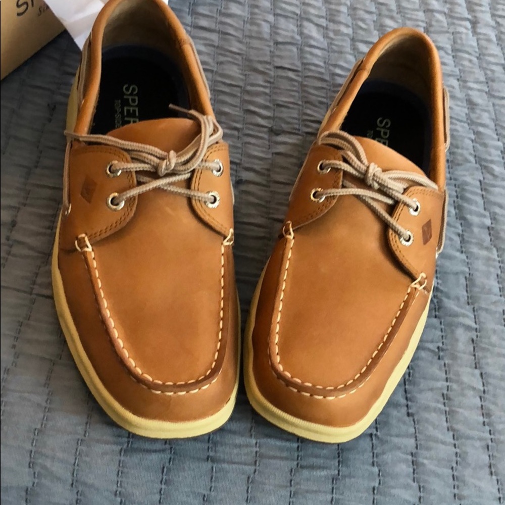 Sperry Intrepid - New